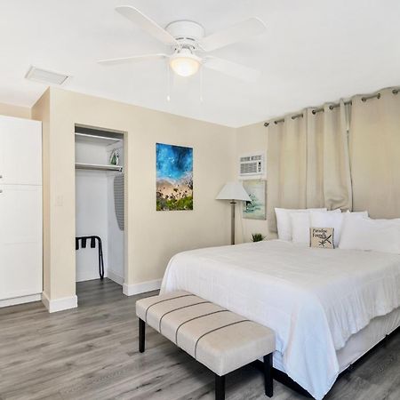 Latitude 26 Waterfront Boutique Resort - 포르 마이어스 비치 외부 사진