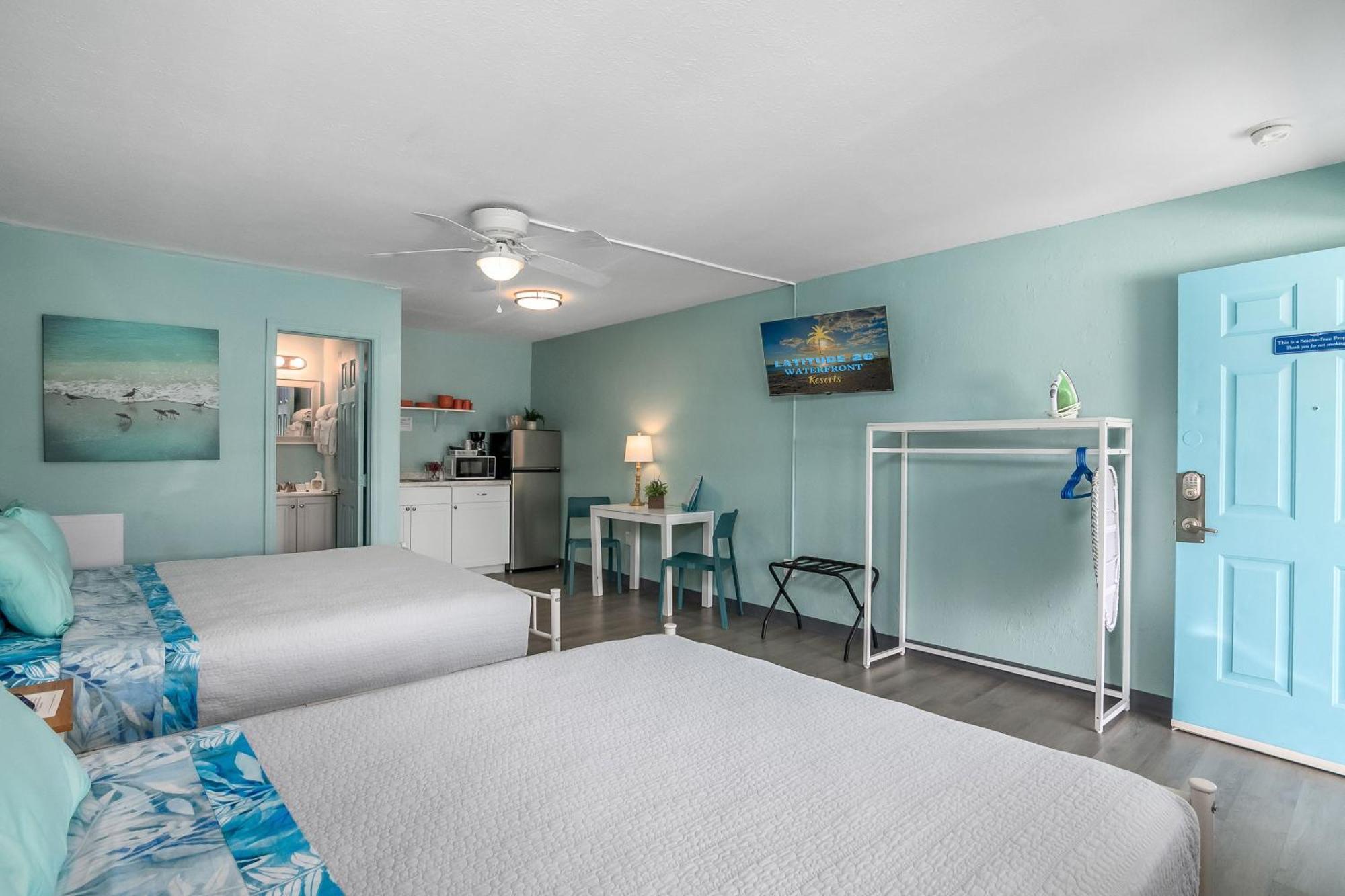 Latitude 26 Waterfront Boutique Resort - 포르 마이어스 비치 외부 사진